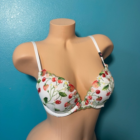 Victoria’s Secret Dream Angels Push-up Bra - Picture 2 of 9